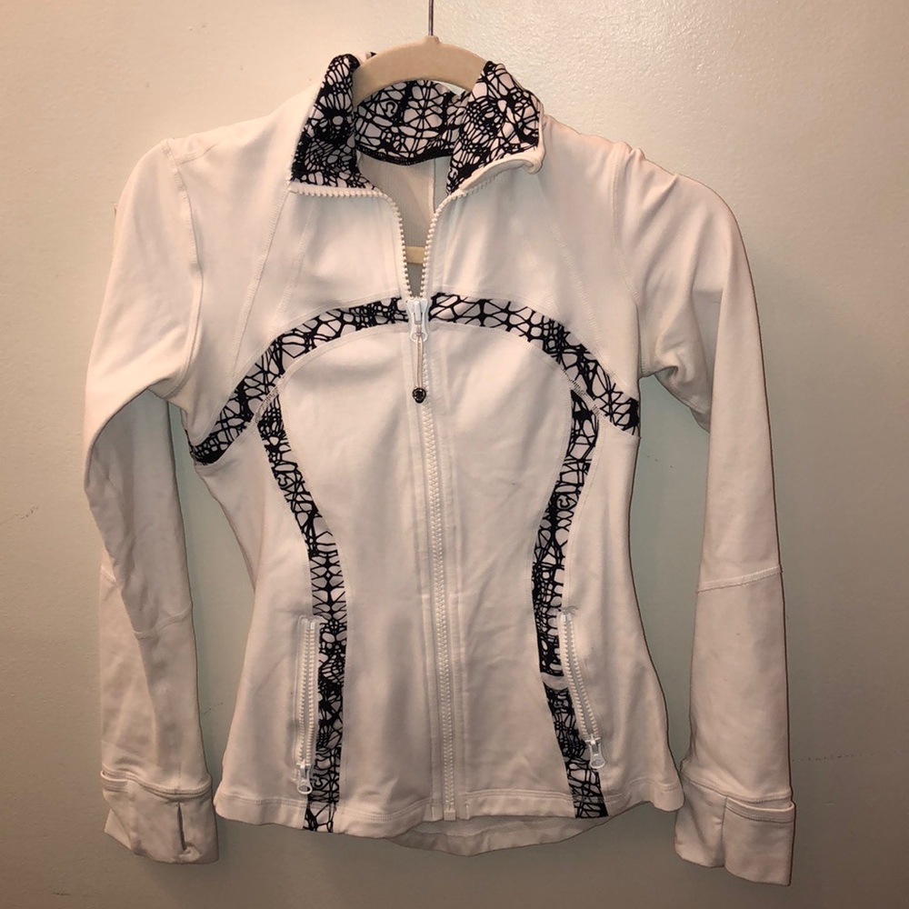Black and white Lululemon define jacket